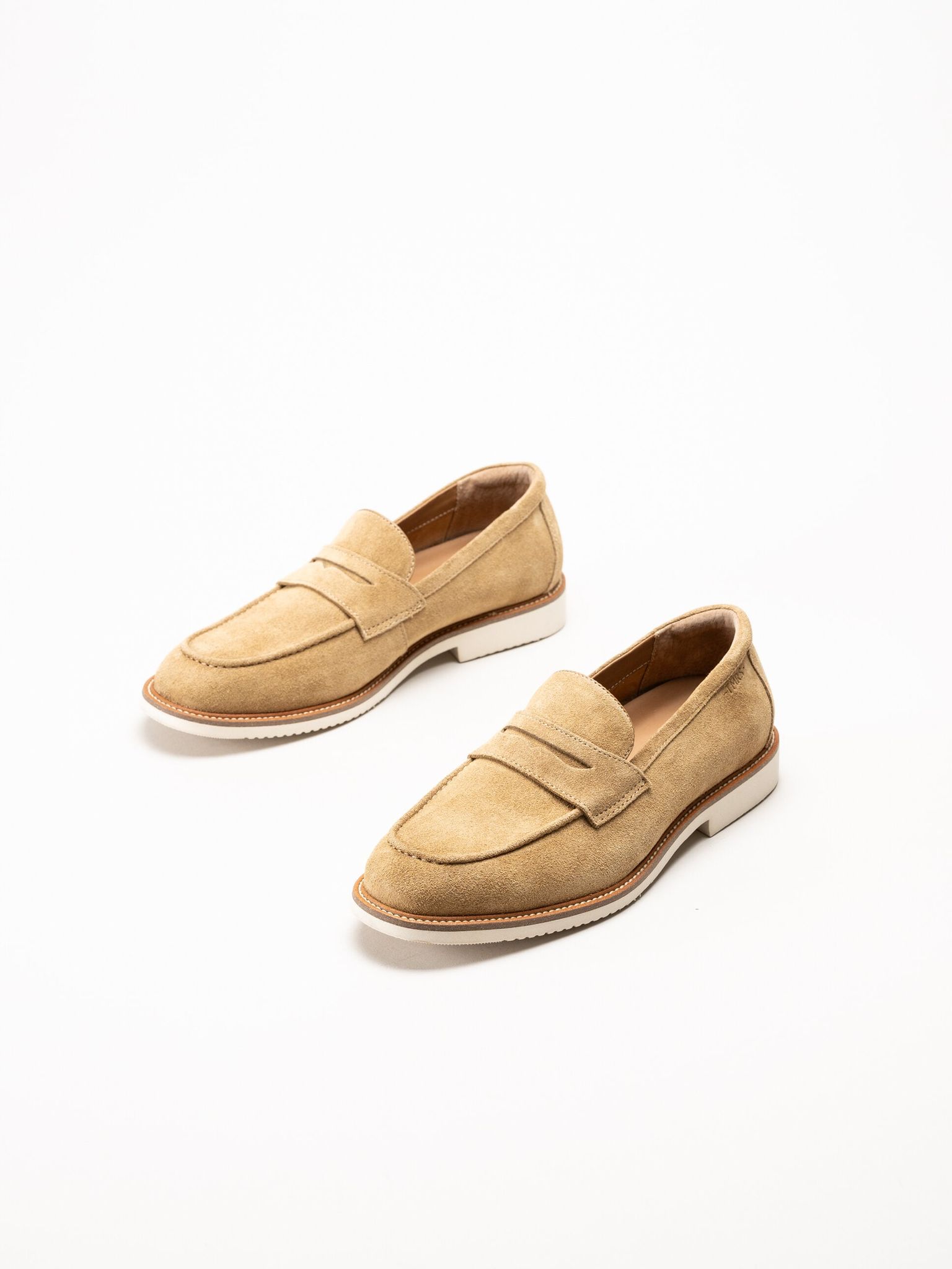 Tamaris - Ljusbruna loafers i mocka