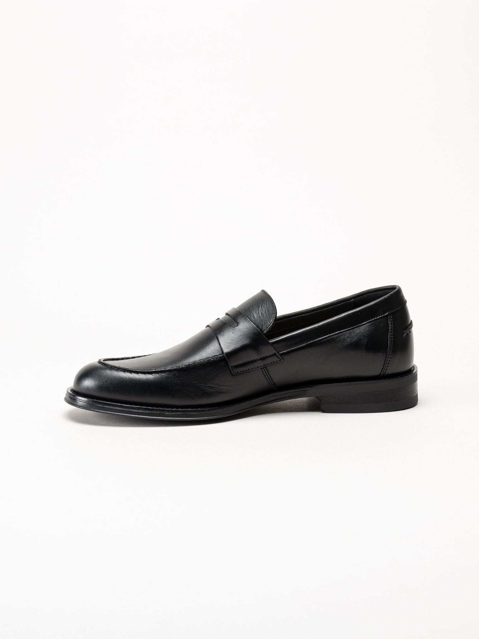 Ambitious - Svarta pennyloafers i skinn