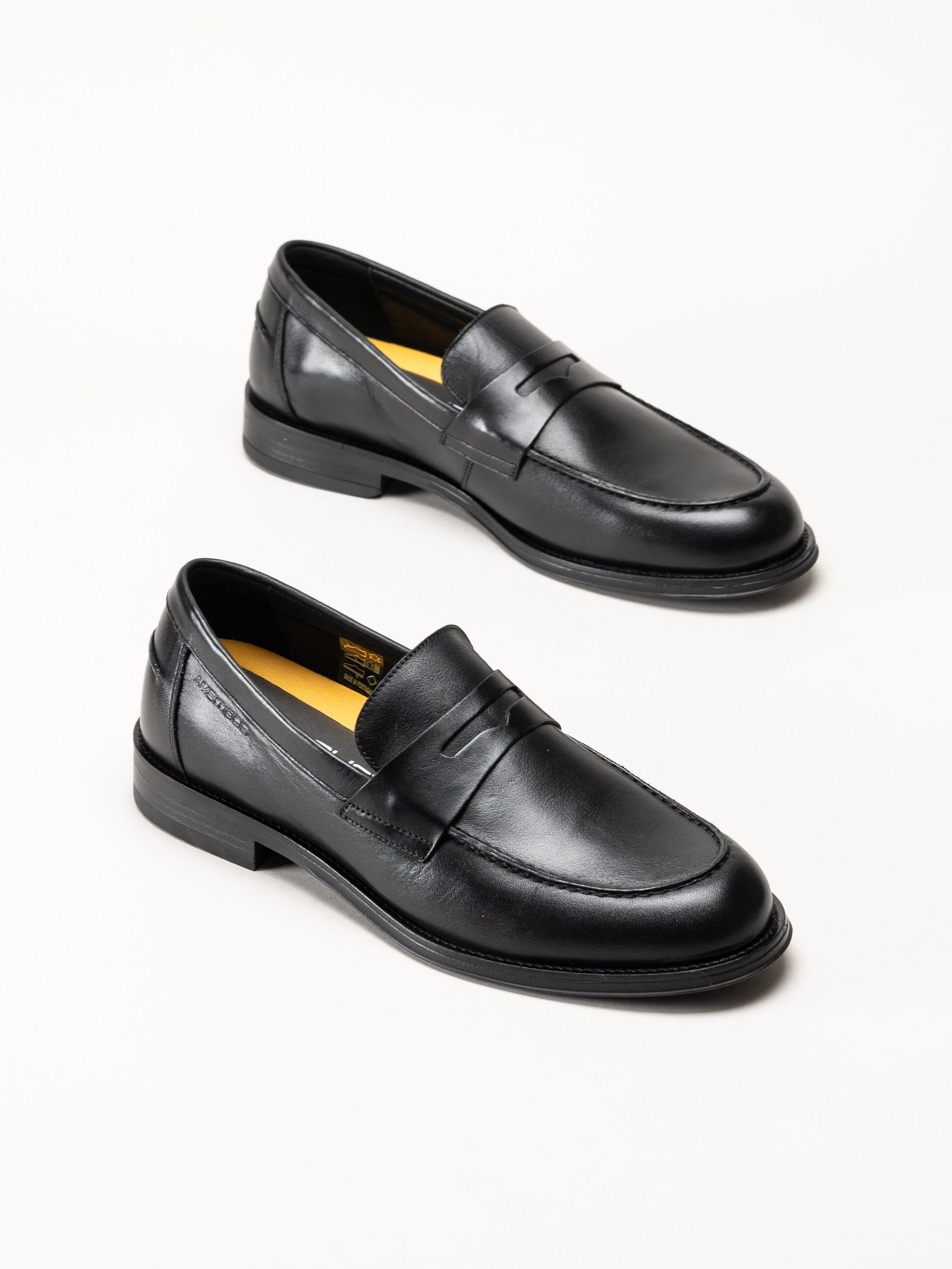 Ambitious - Svarta pennyloafers i skinn