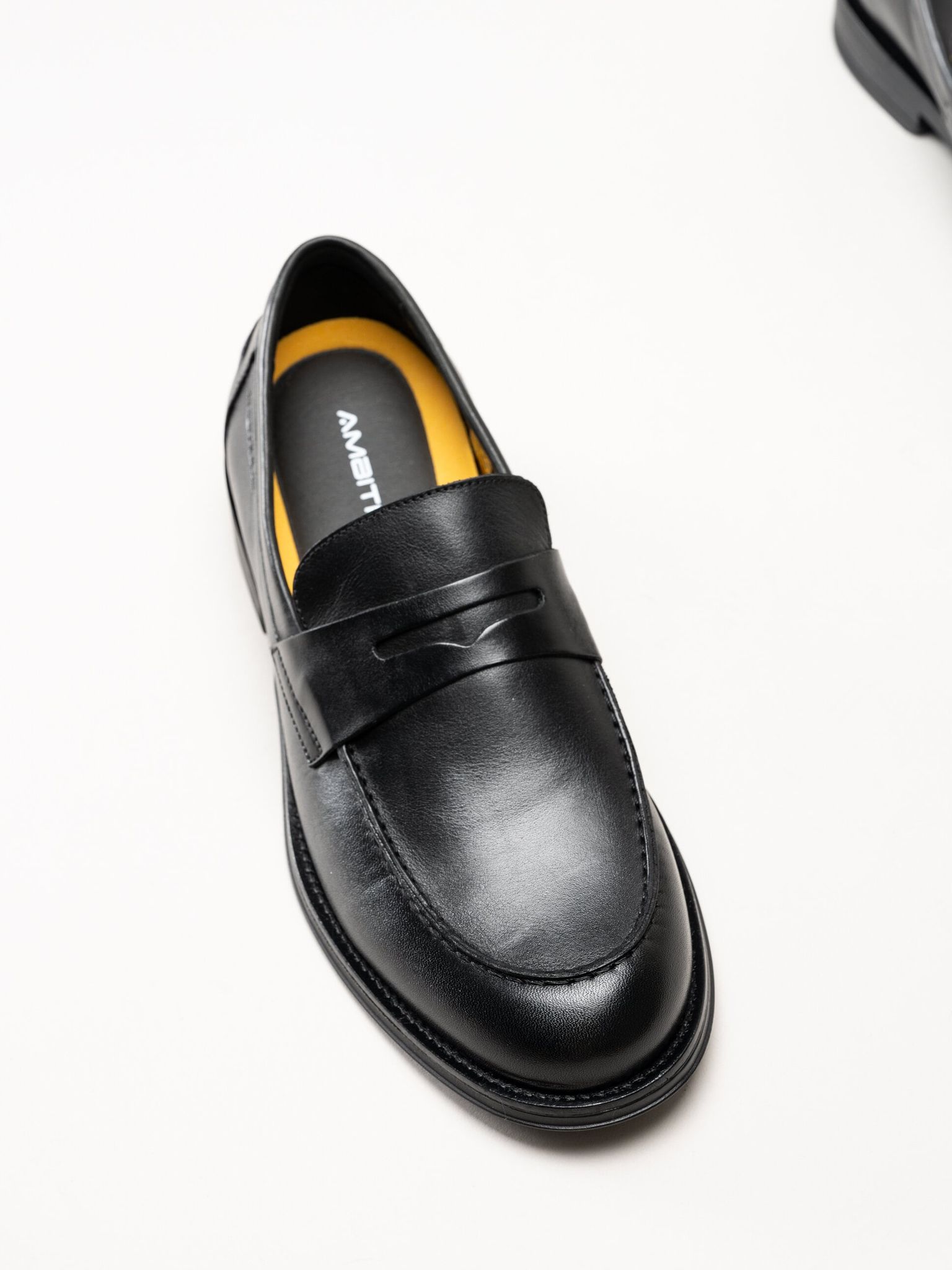 Ambitious - Svarta pennyloafers i skinn