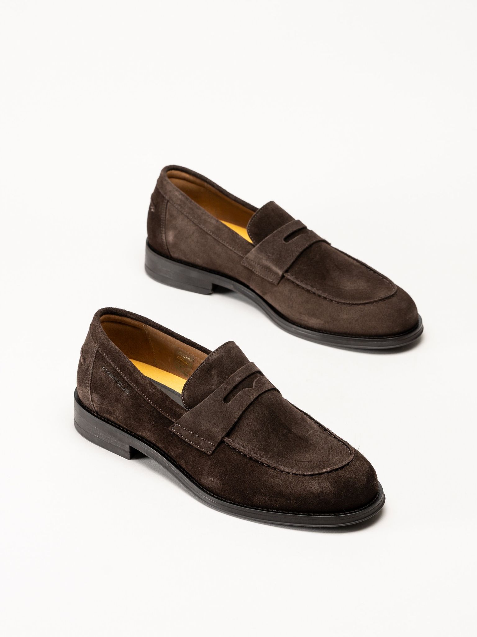 Ambitious - Mörkbruna pennyloafers i mocka