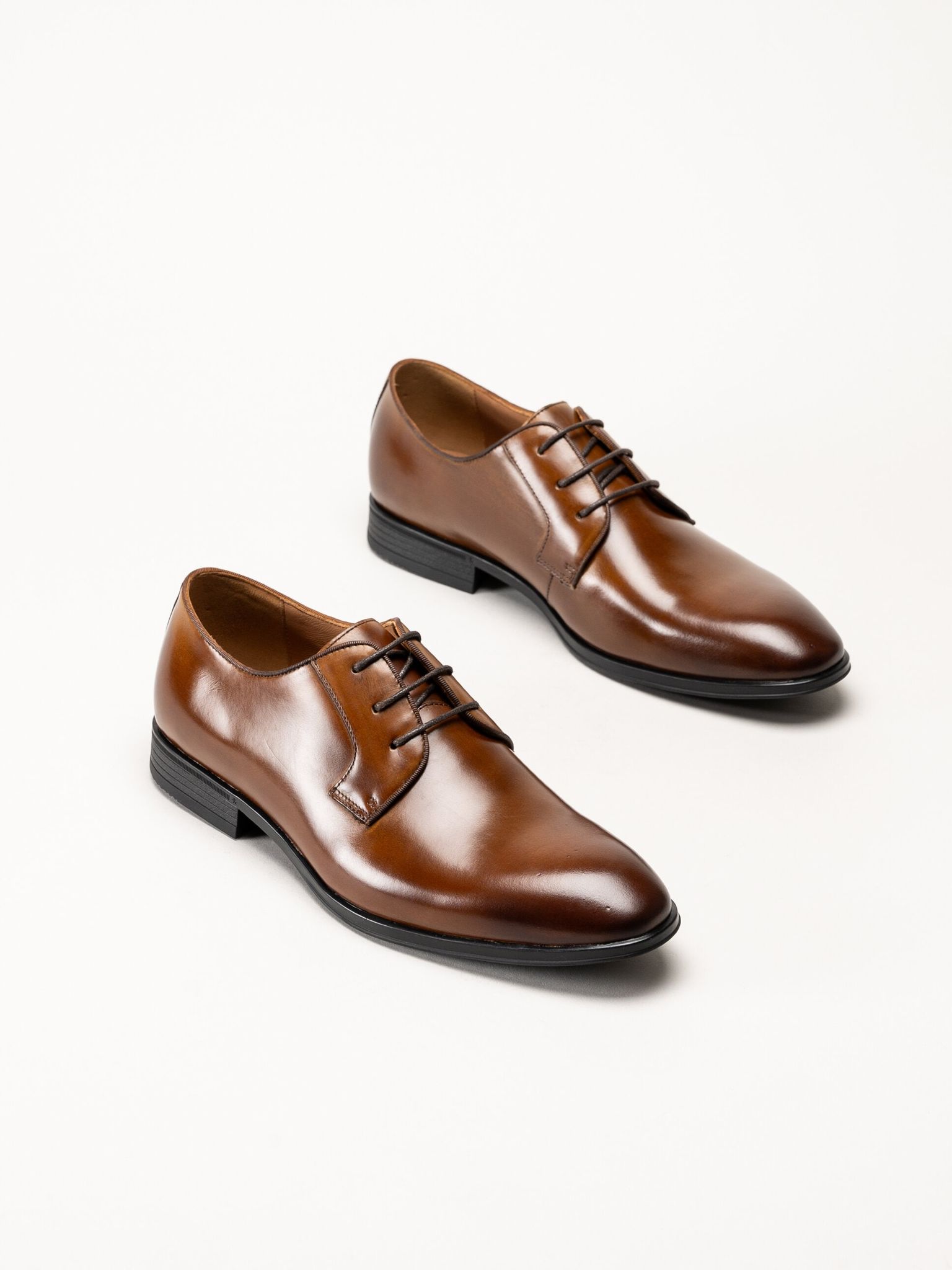 Harry Hern - Faro - Ljusbruna snörskor i skinn