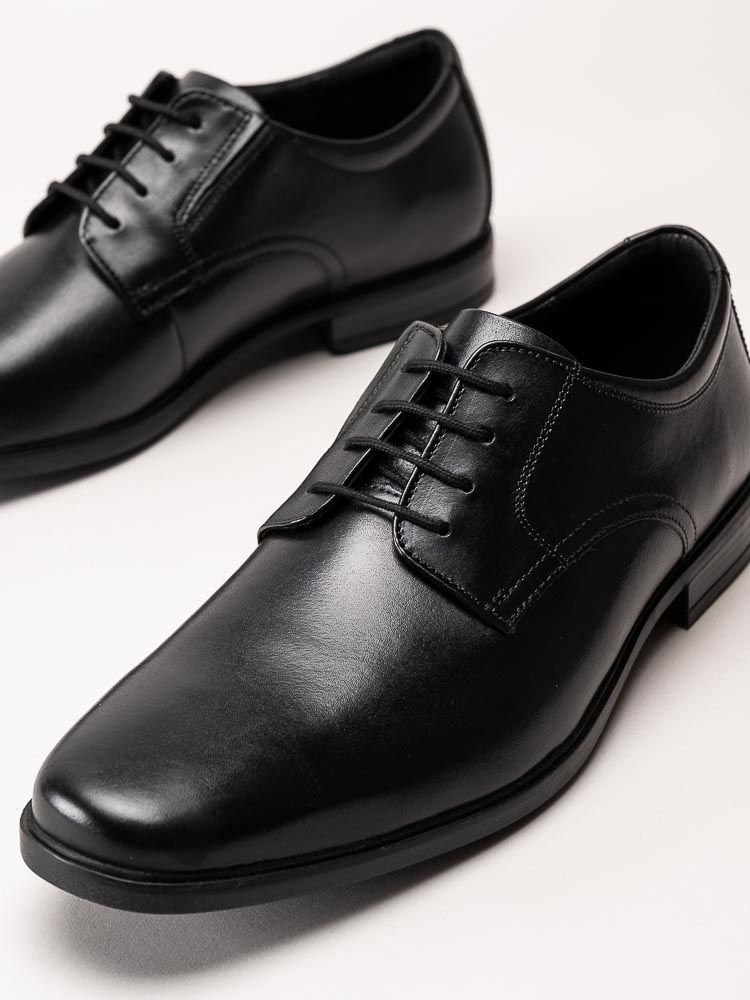Clarks - Howard - Svarta snörskor