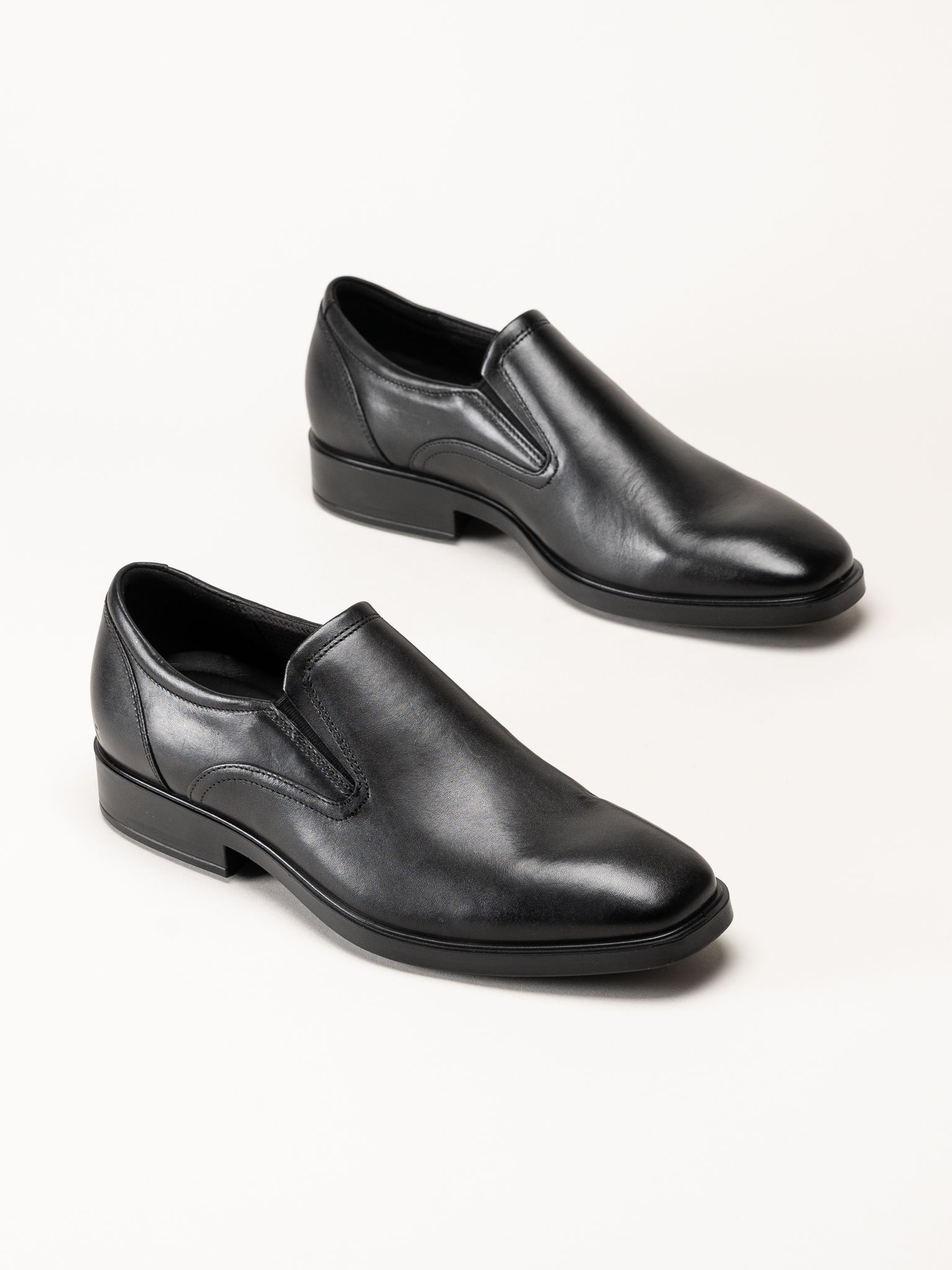 Ecco - Metro Milan - Svarta slip on skor