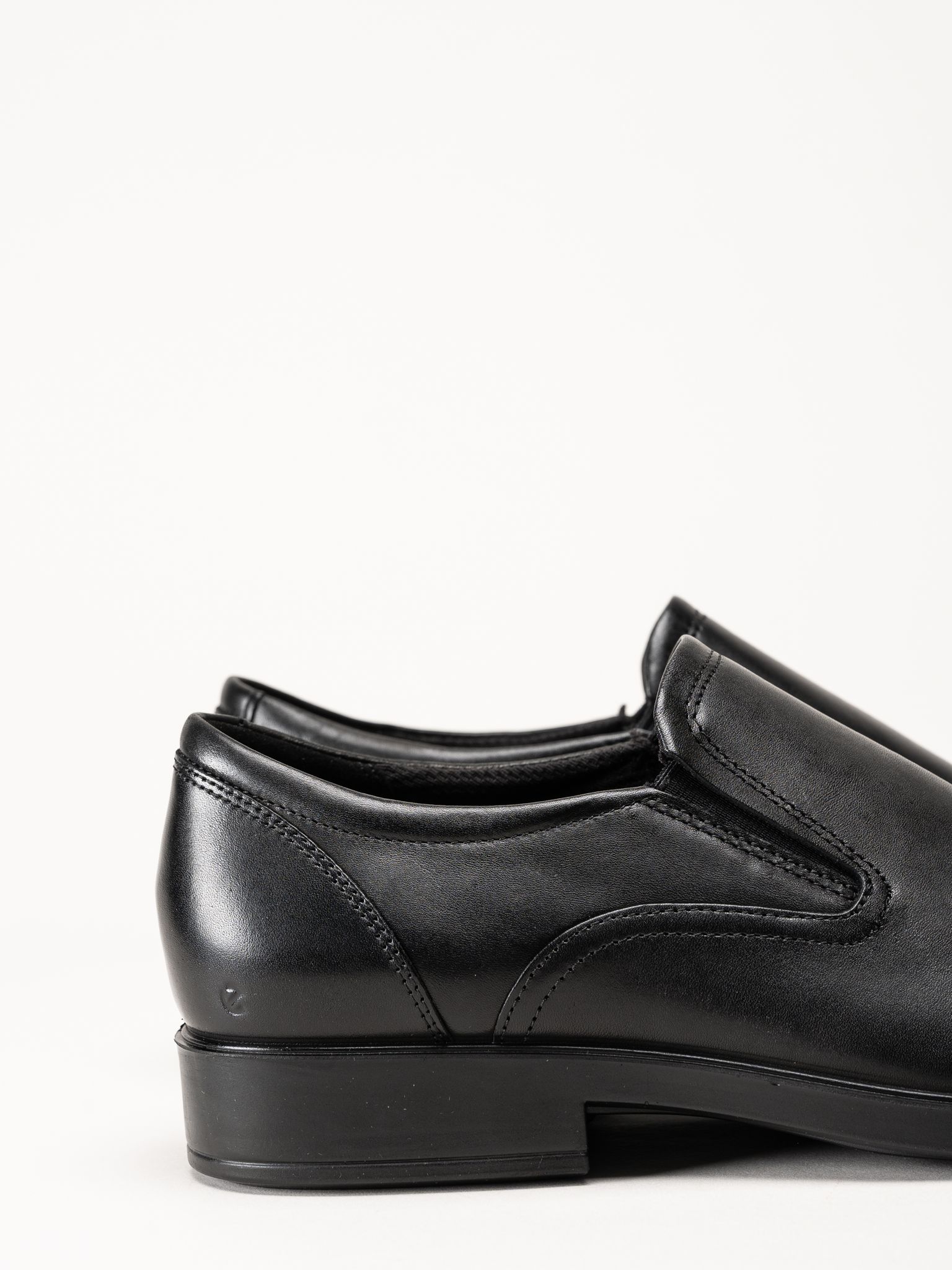 Ecco - Metro Milan - Svarta slip on skor