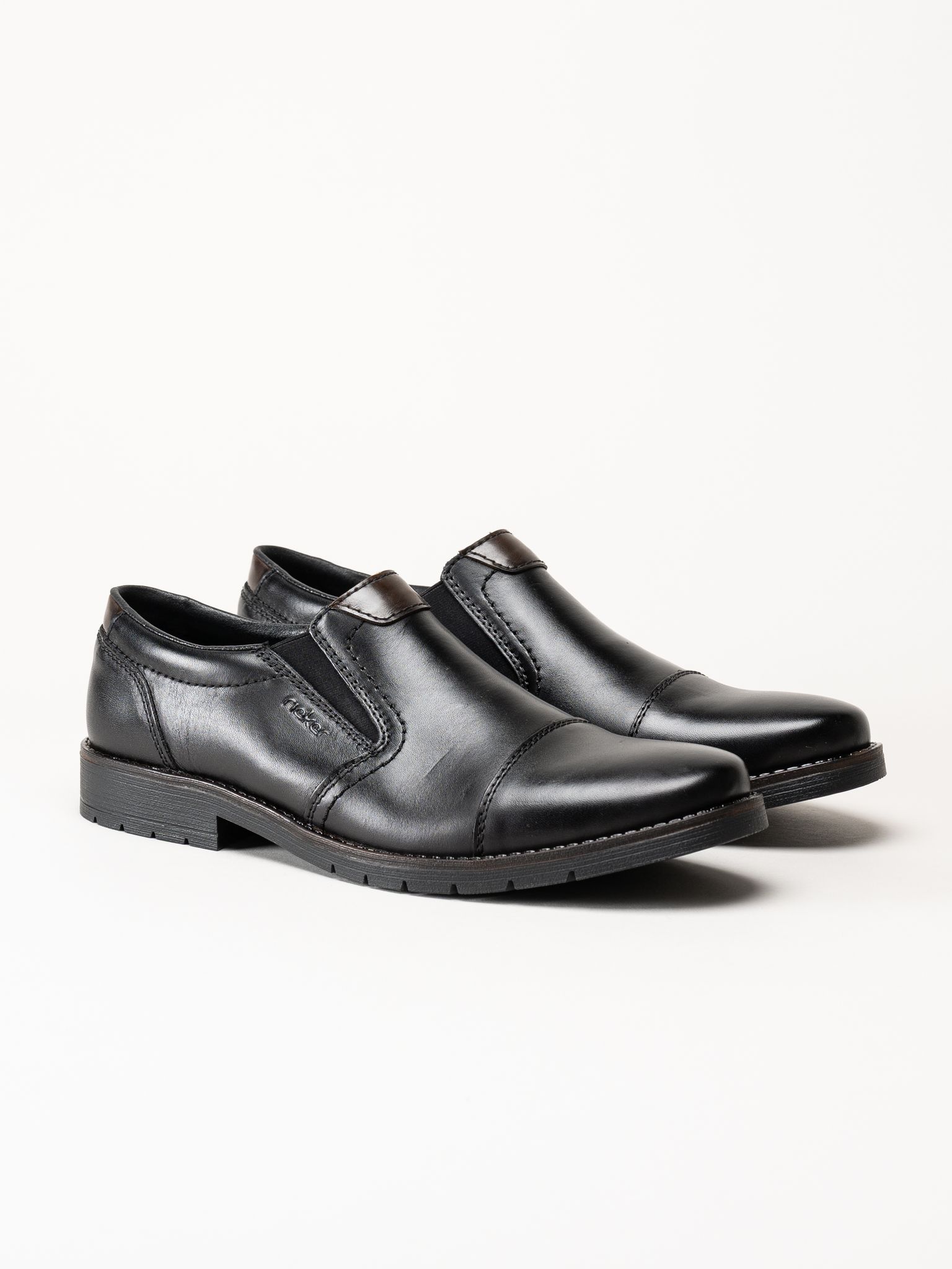 Rieker - Svarta loafers
