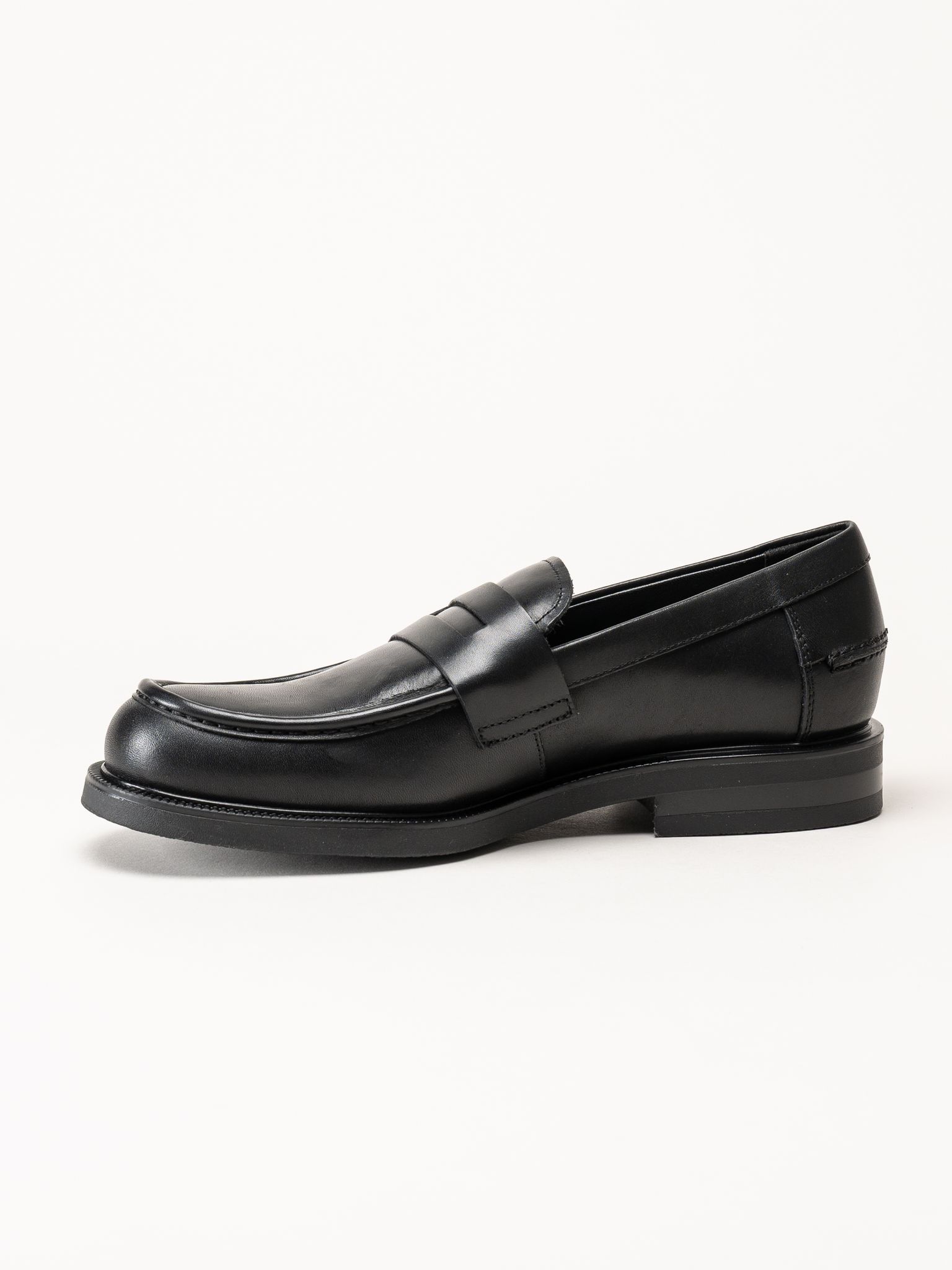 Vagabond - Floyd - Svarta loafers