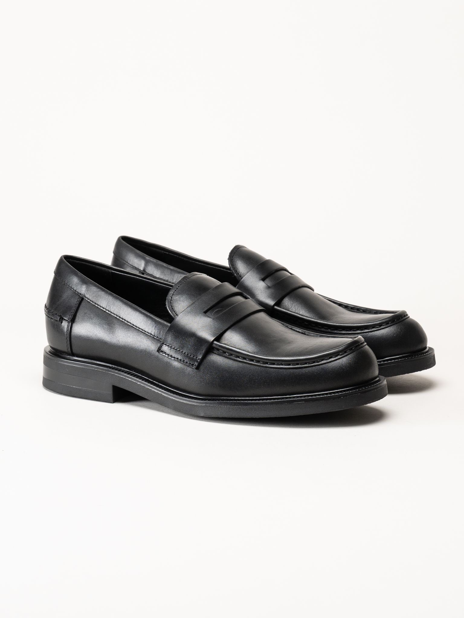 Vagabond - Floyd - Svarta loafers