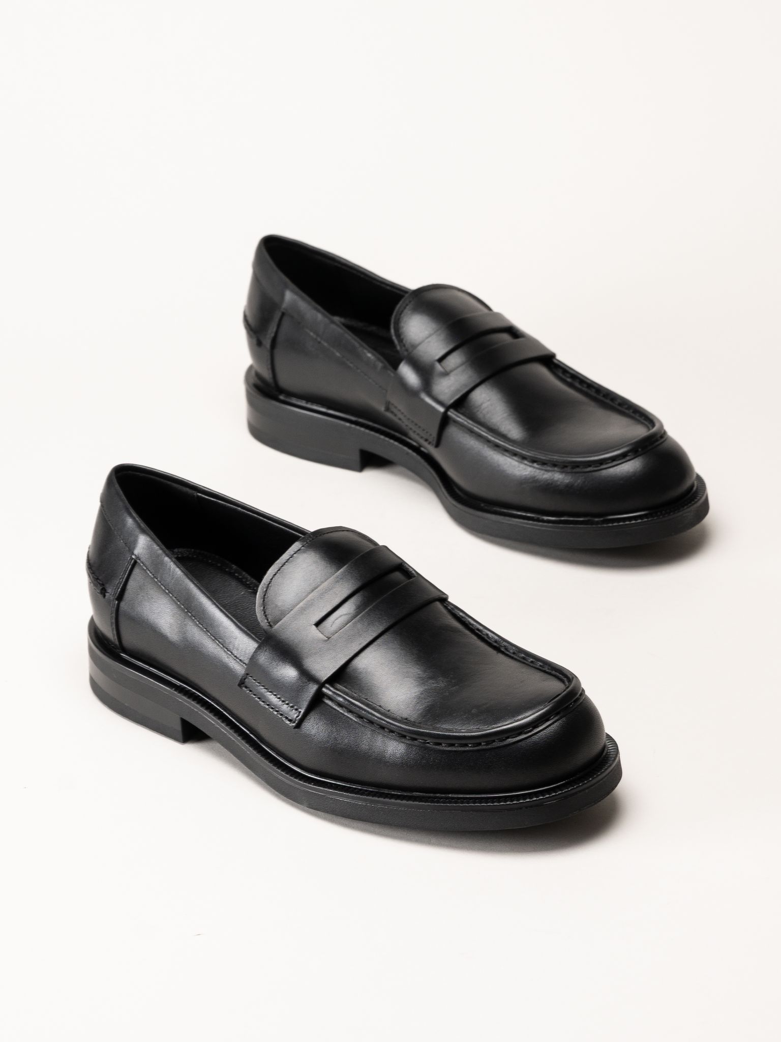 Vagabond - Floyd - Svarta loafers