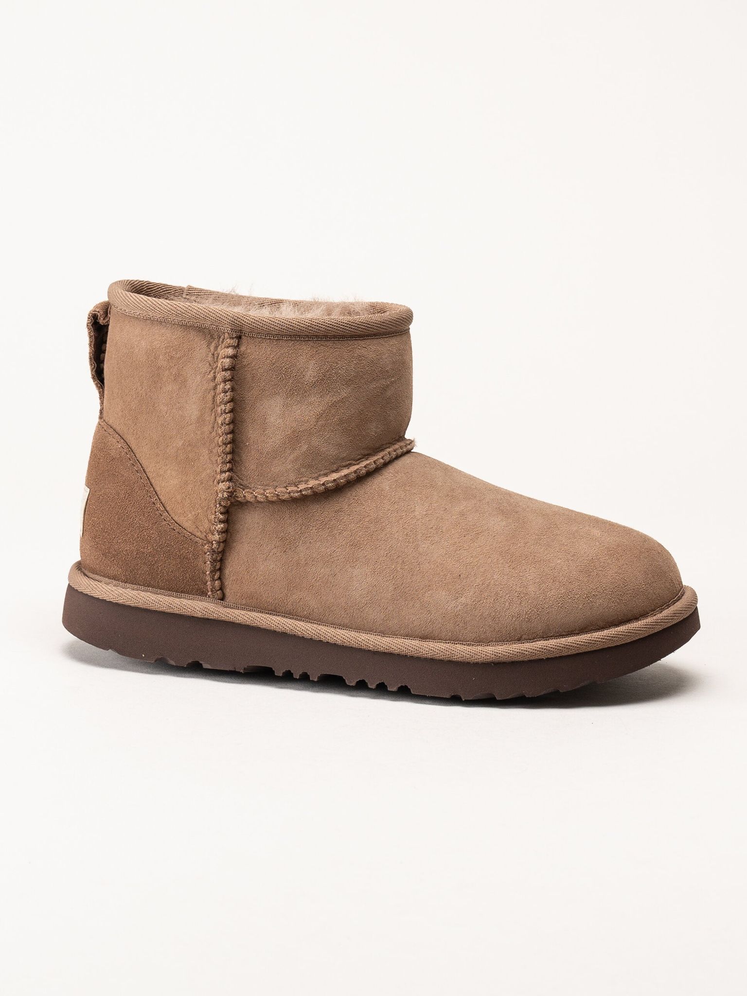UGG - K Classic Mini II - Bruna ullfodrade boots i mocka