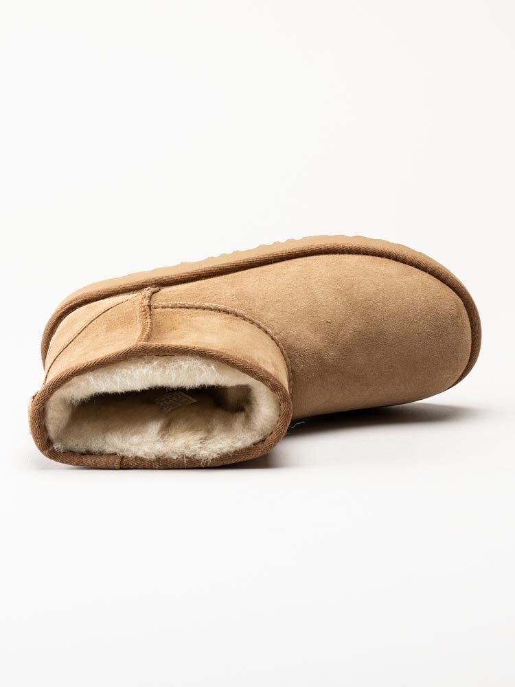 UGG - K Classic Mini II - Ljusbruna ullfodrade boots i mocka