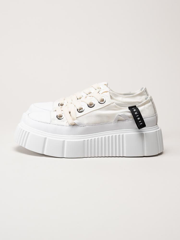 Inuikii - Matilda Canvas Low - Vita sneakers med platåsula