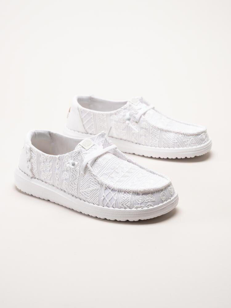Hey Dude - Wendy Crochet Lace - Vita tygskor med virkade spetsdetaljer