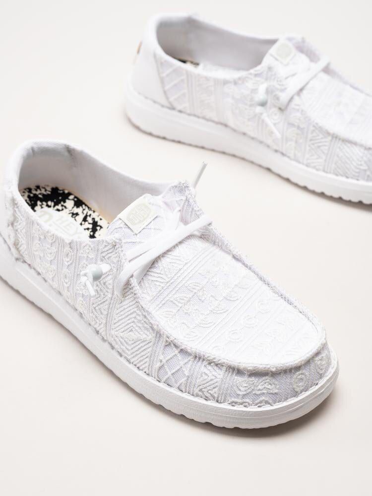 Hey Dude - Wendy Crochet Lace - Vita tygskor med virkade spetsdetaljer