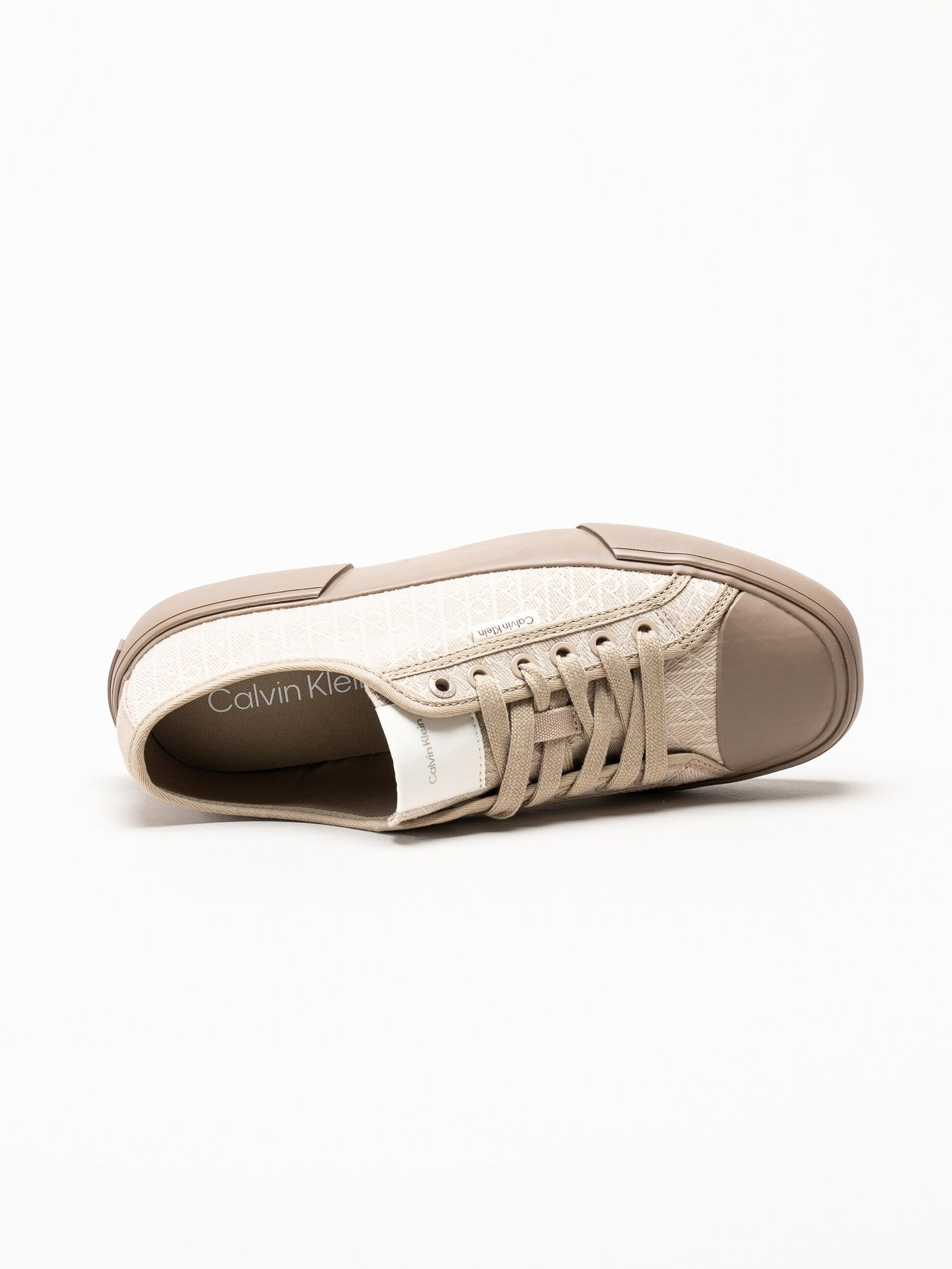Calvin Klein - Vulc Low Laceup Aop - Beige sneakers i canvas