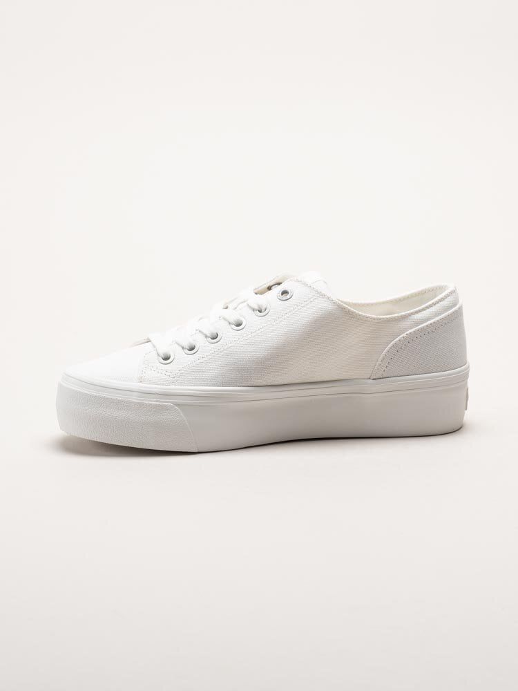 Calvin Klein - Vulc Flatform Low CV Mg - Vita platåsneakers i textil