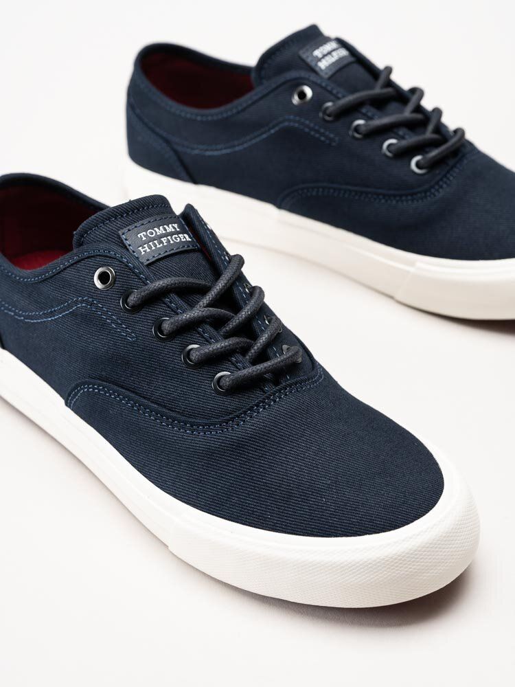 Tommy Hilfiger - Mörkblå låga tygskor
