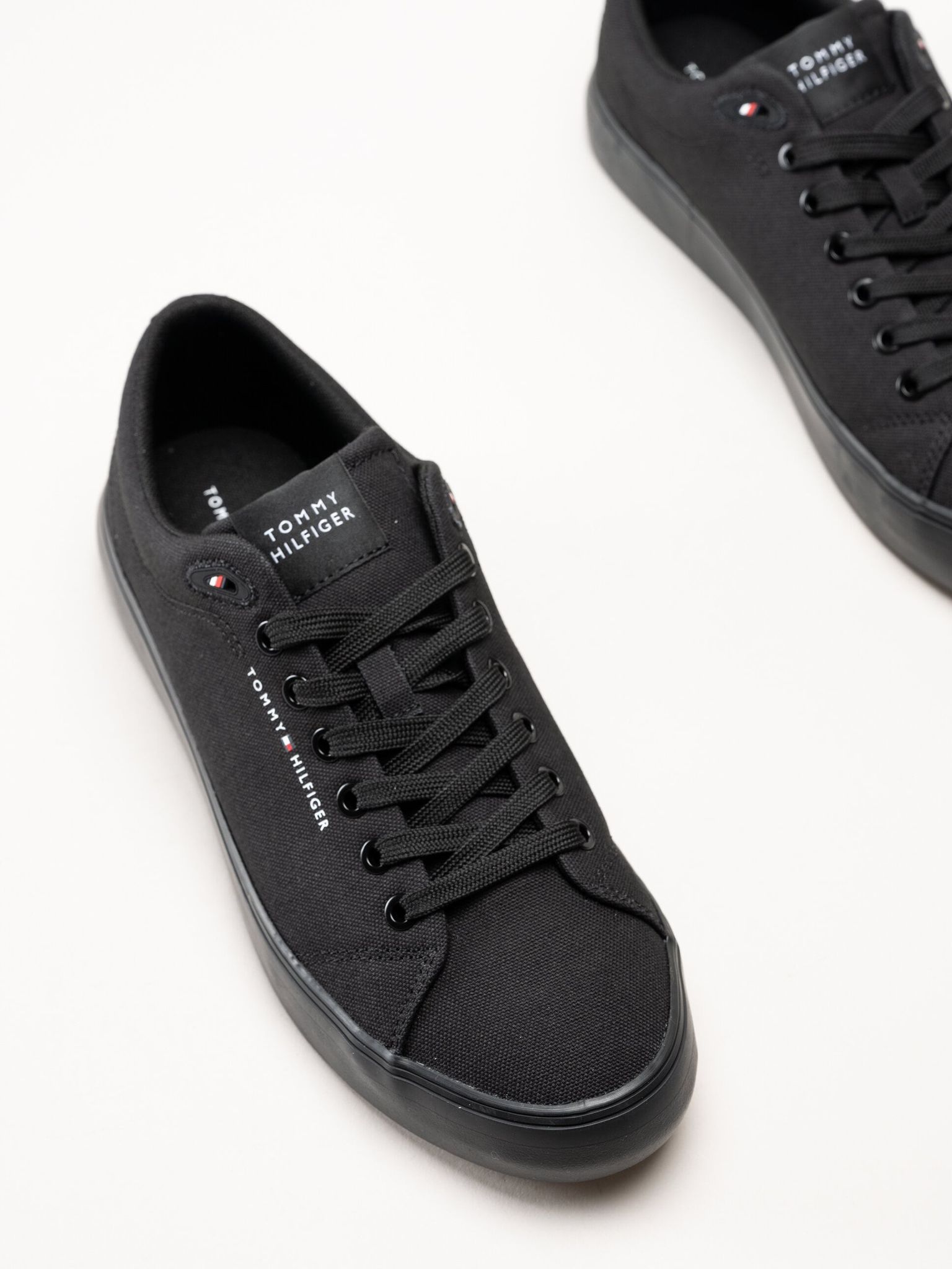 Tommy Hilfiger - Harlem Core II CVS - Svarta låga tygskor