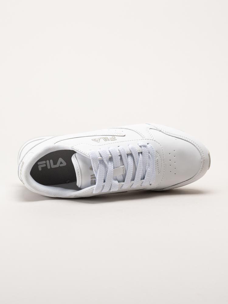 FILA - Orbit Teens - Vita retrosneakers i skinnimitation