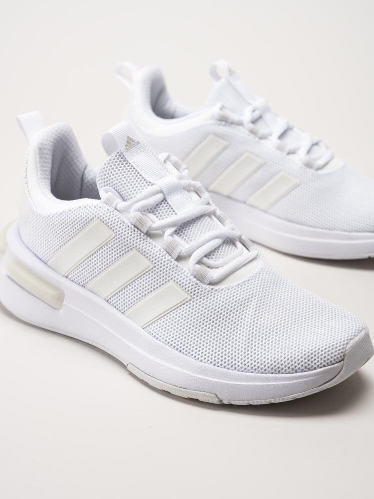 Adidas - Racer TR23 - Vita sneakers i textil