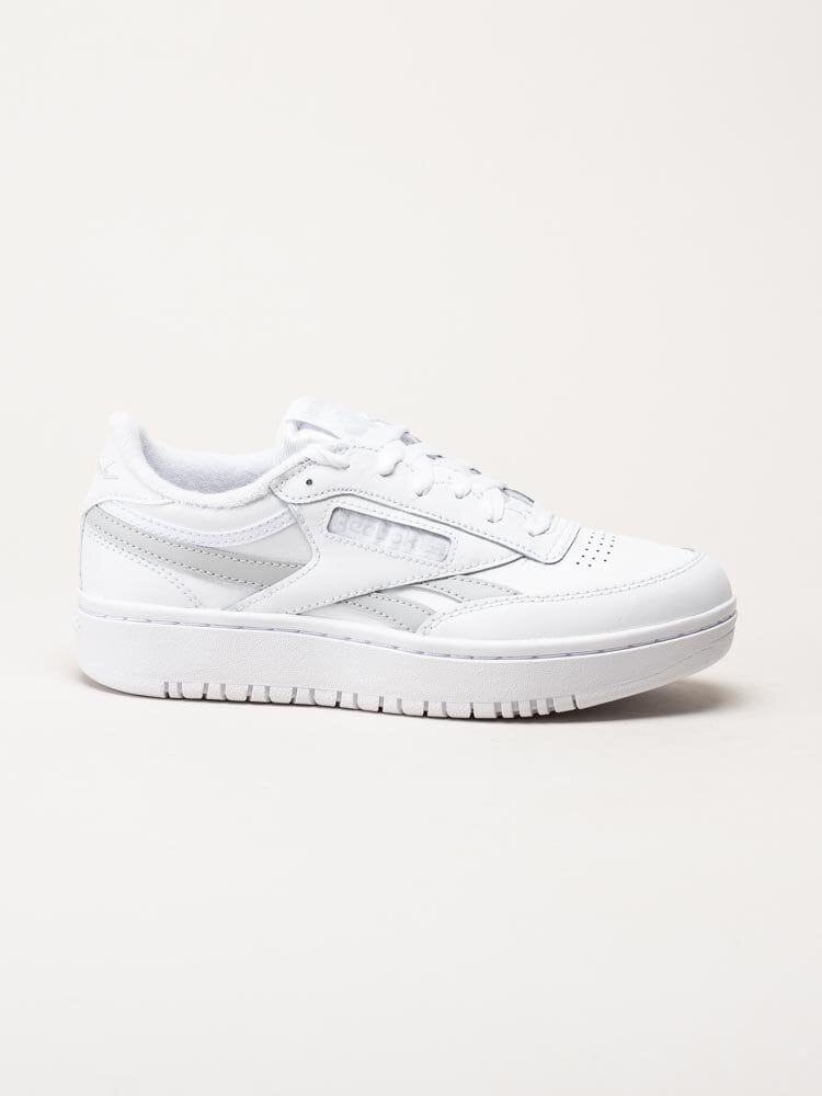 Reebok - Club C Double Reveng - Vita sneakers i skinn och och skinnimitation