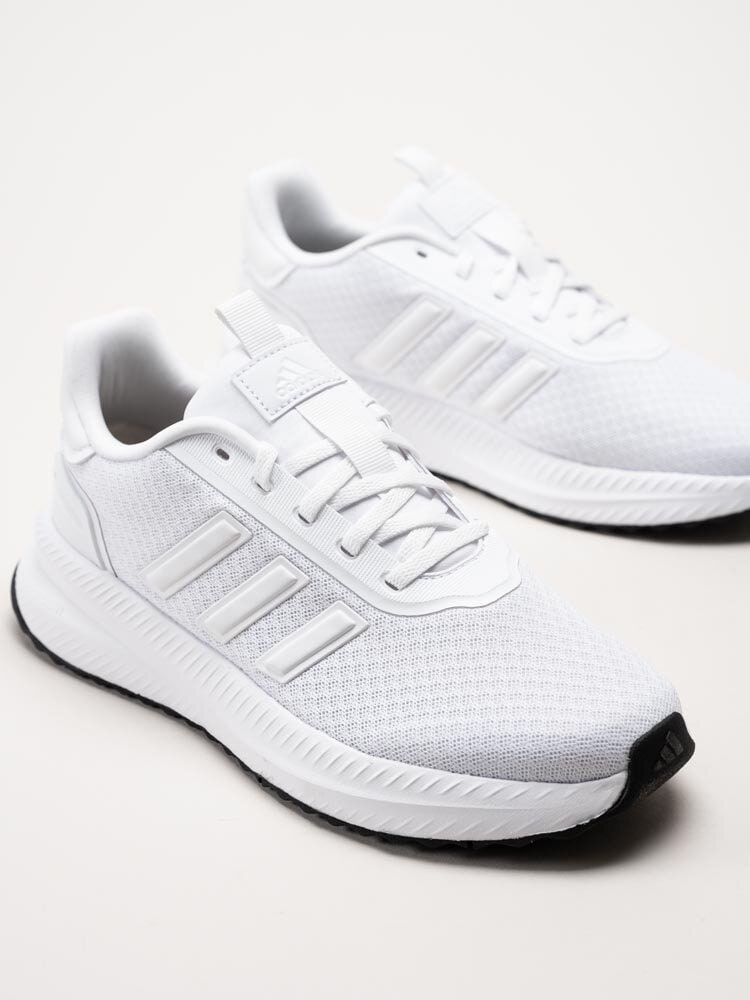 Adidas - X_PLRPATH - Vita sportiga sneakers i textil