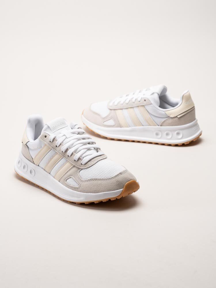 Adidas - Run 84 - Vita sportiga sneakers