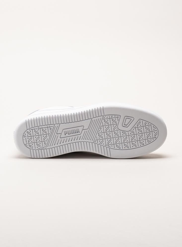 Puma - Caven 2.0 Lux - Vita sneakers i skinnimitation