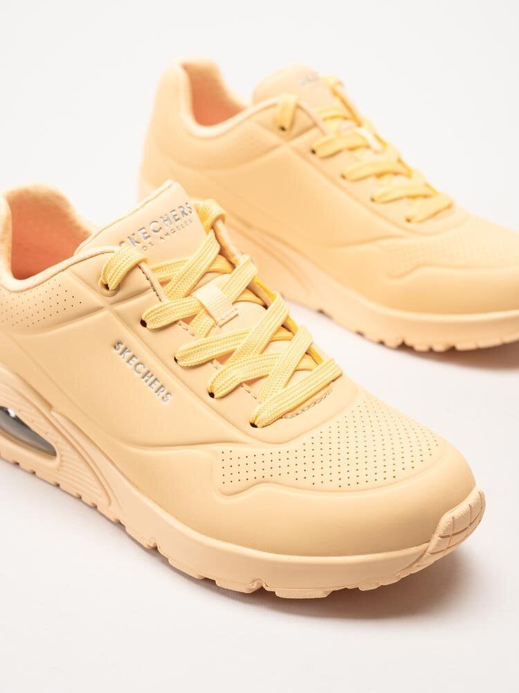 Skechers - Uno - Stand On Air - Gula sneakers i skinnimitation