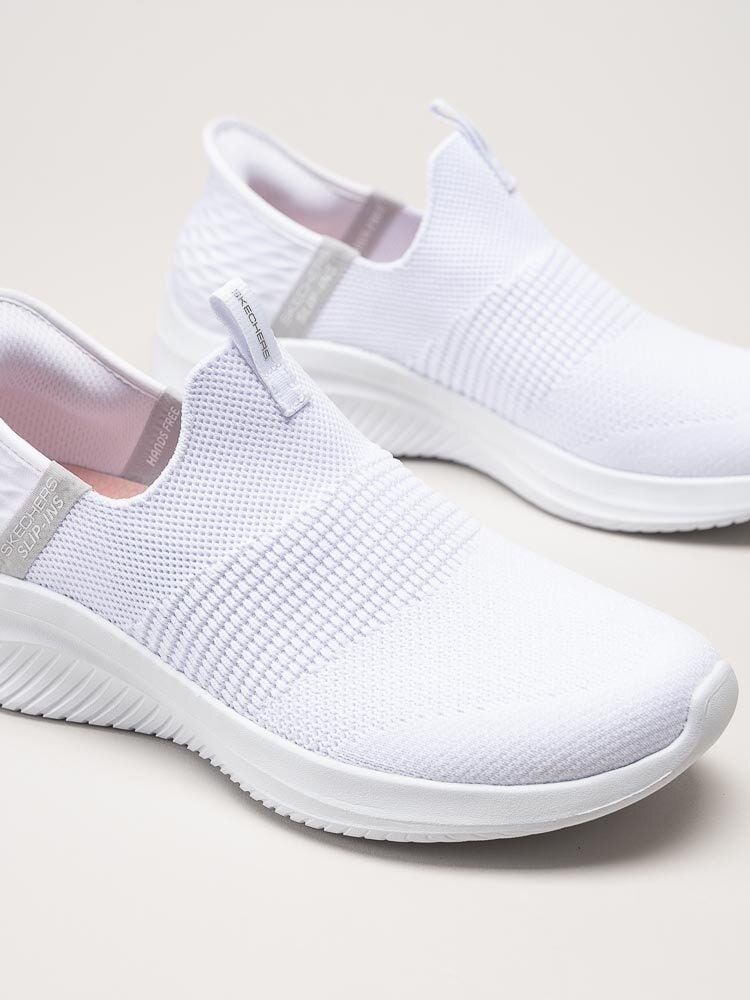 Skechers - Ultra Flex 3.0 Cozy Streak - Vita slip-ins sneakers i textil