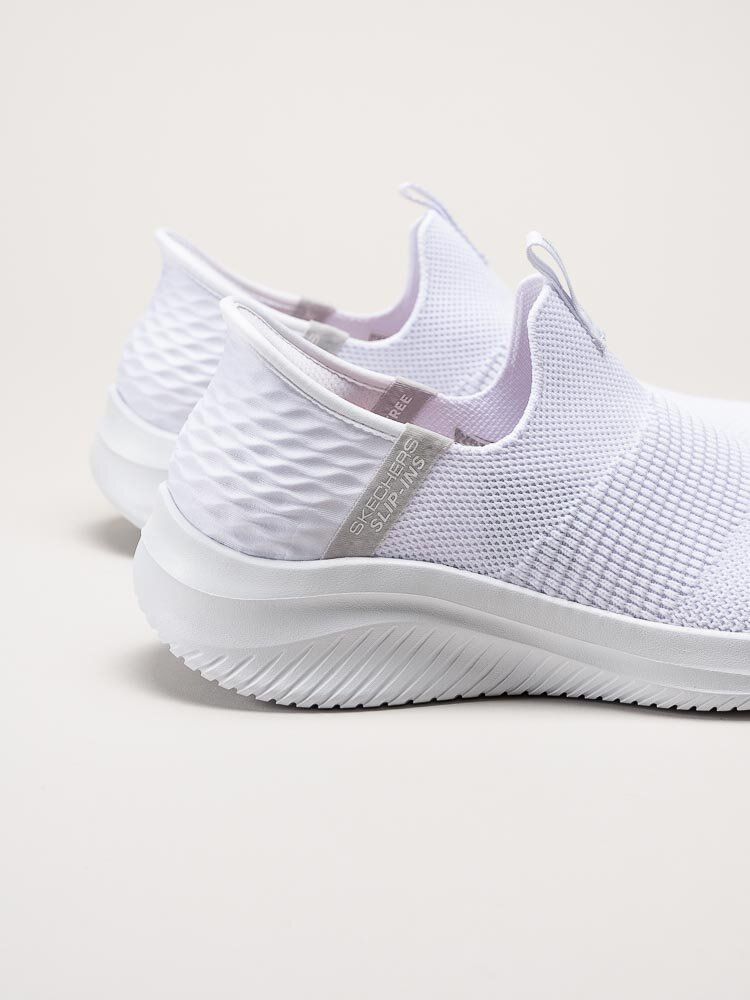 Skechers - Ultra Flex 3.0 Cozy Streak - Vita slip-ins sneakers i textil