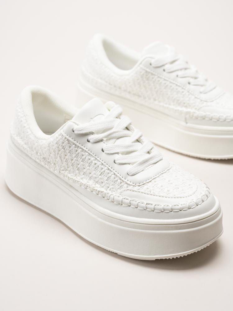 Duffy - Vita platåsneakers i textil