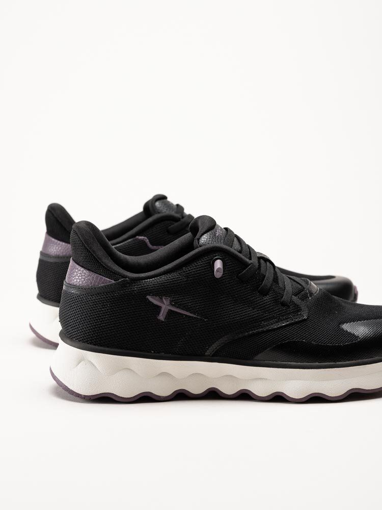 Tamaris - Svarta sportiga sneakers i textil