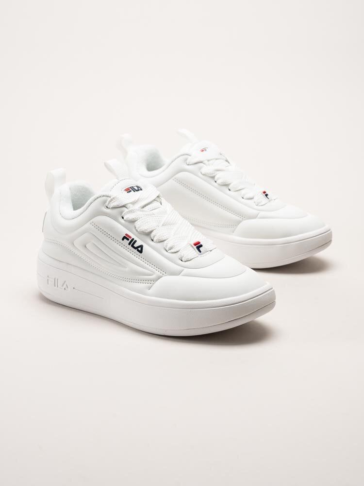 FILA - Superbubble Wmn - Vita sneakers i skinnimitation