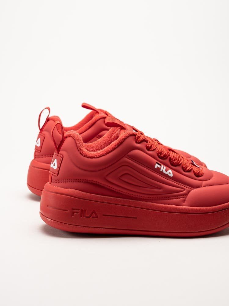 FILA - Superbubble Wmn - Röda sneakers i skinnimitation