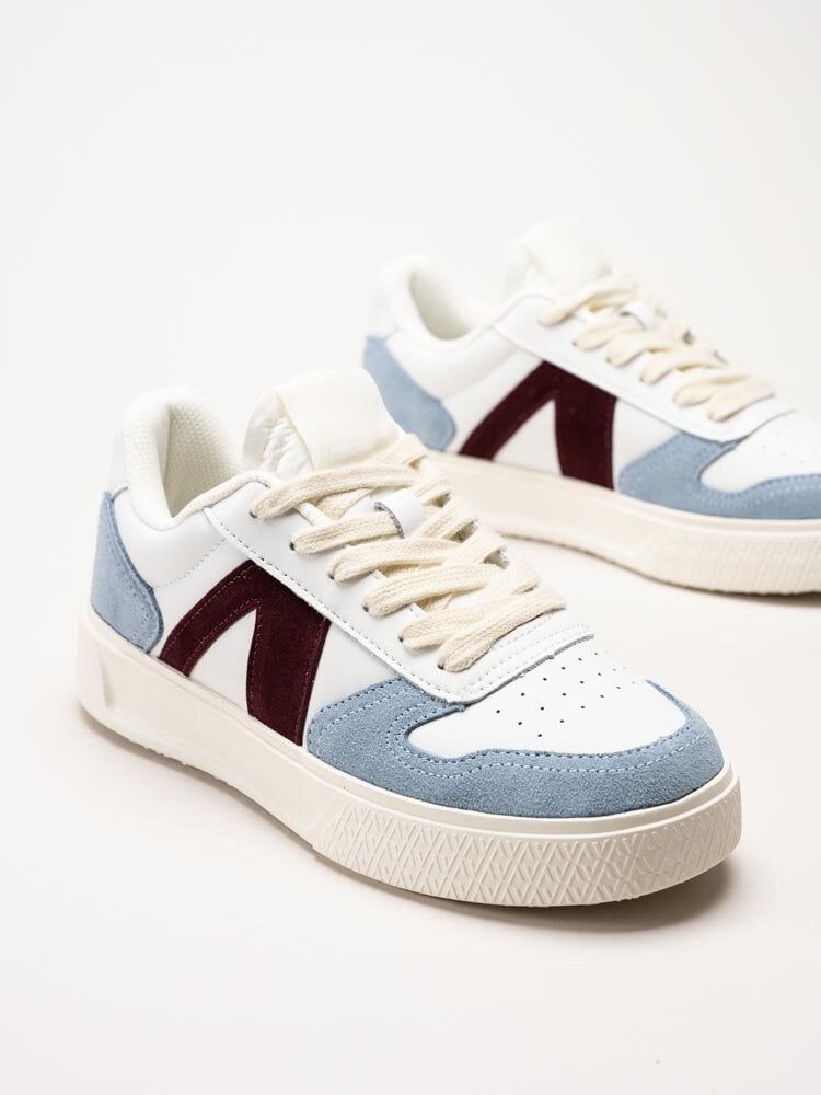ARKK Copenhagen - Uncover - Vita skinnsneakers med mockadetaljer