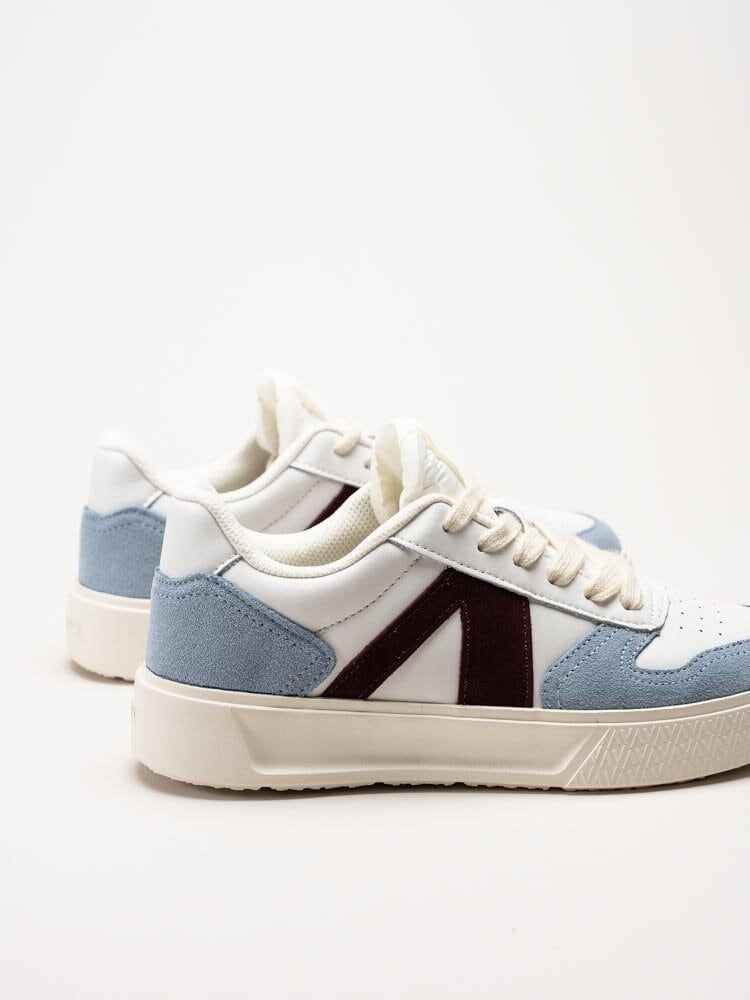 ARKK Copenhagen - Uncover - Vita skinnsneakers med mockadetaljer