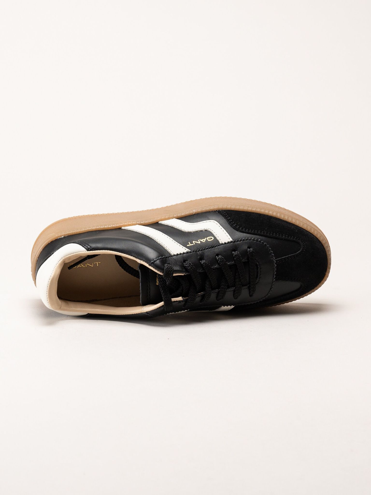 Gant Footwear - Cuzmani - Svarta retro platåsneakers i skinn och mocka