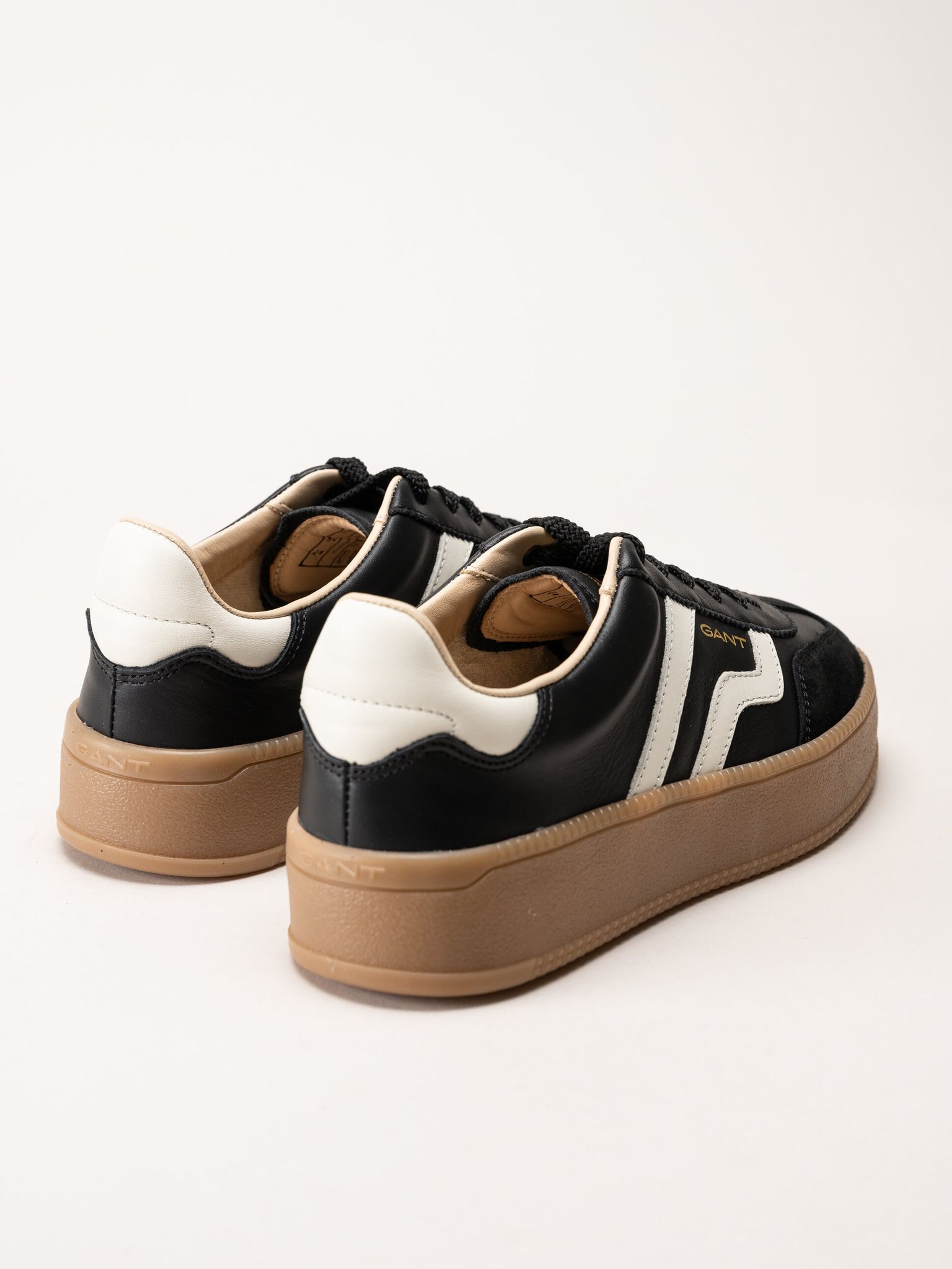 Gant Footwear - Cuzmani - Svarta retro platåsneakers i skinn och mocka