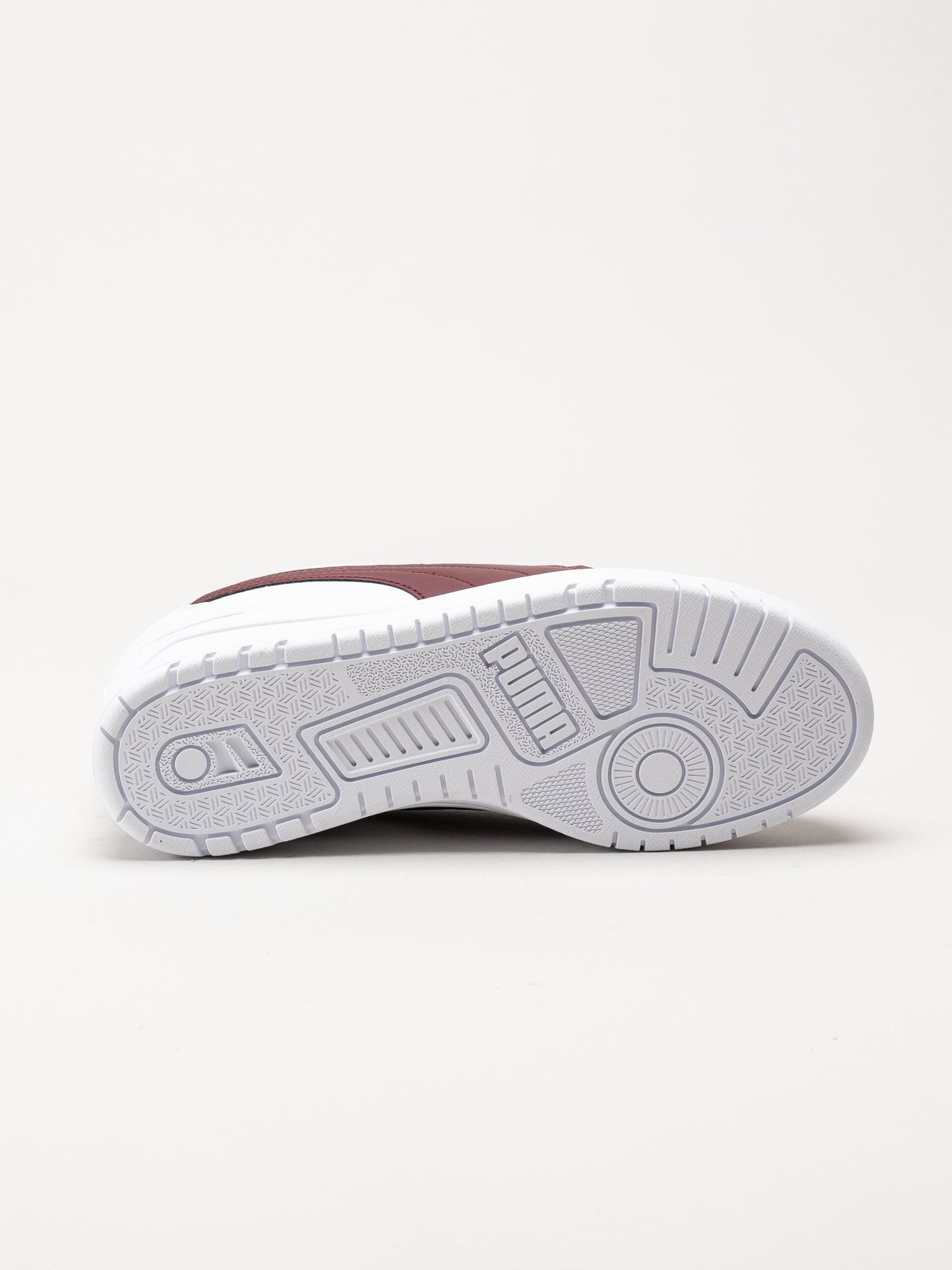 Puma - Shuffle Downtown - Vita sneakers med vinröda partier