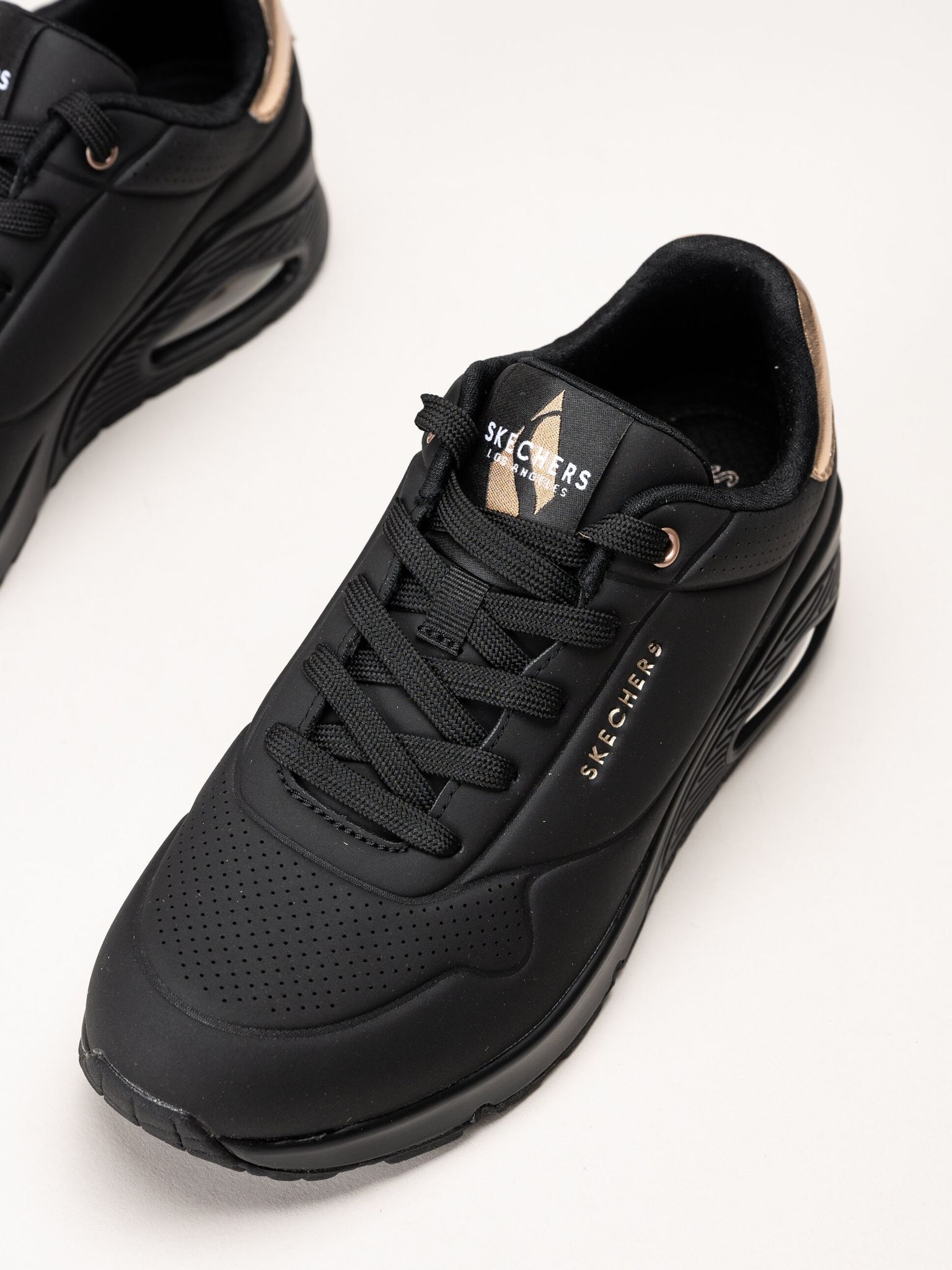 Skechers - Uno - Golden Air - Svarta sneakers i skinnimitation