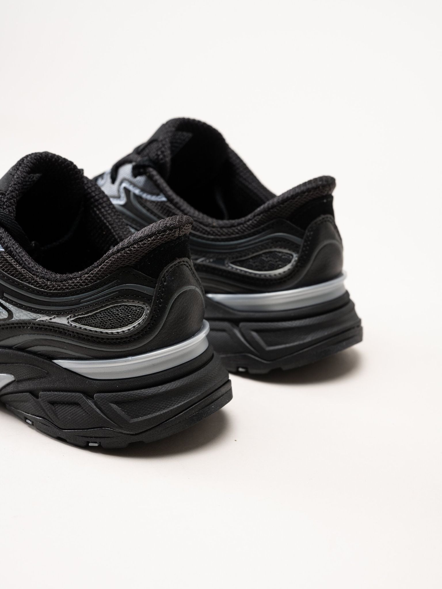 Skechers - Slip-Ins Stamina Sport - Svarta slip-ins sportskor