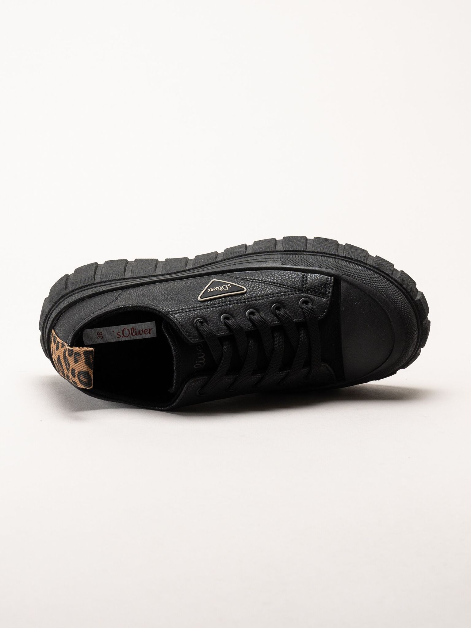 S.Oliver - Svarta sneakers med platåsula