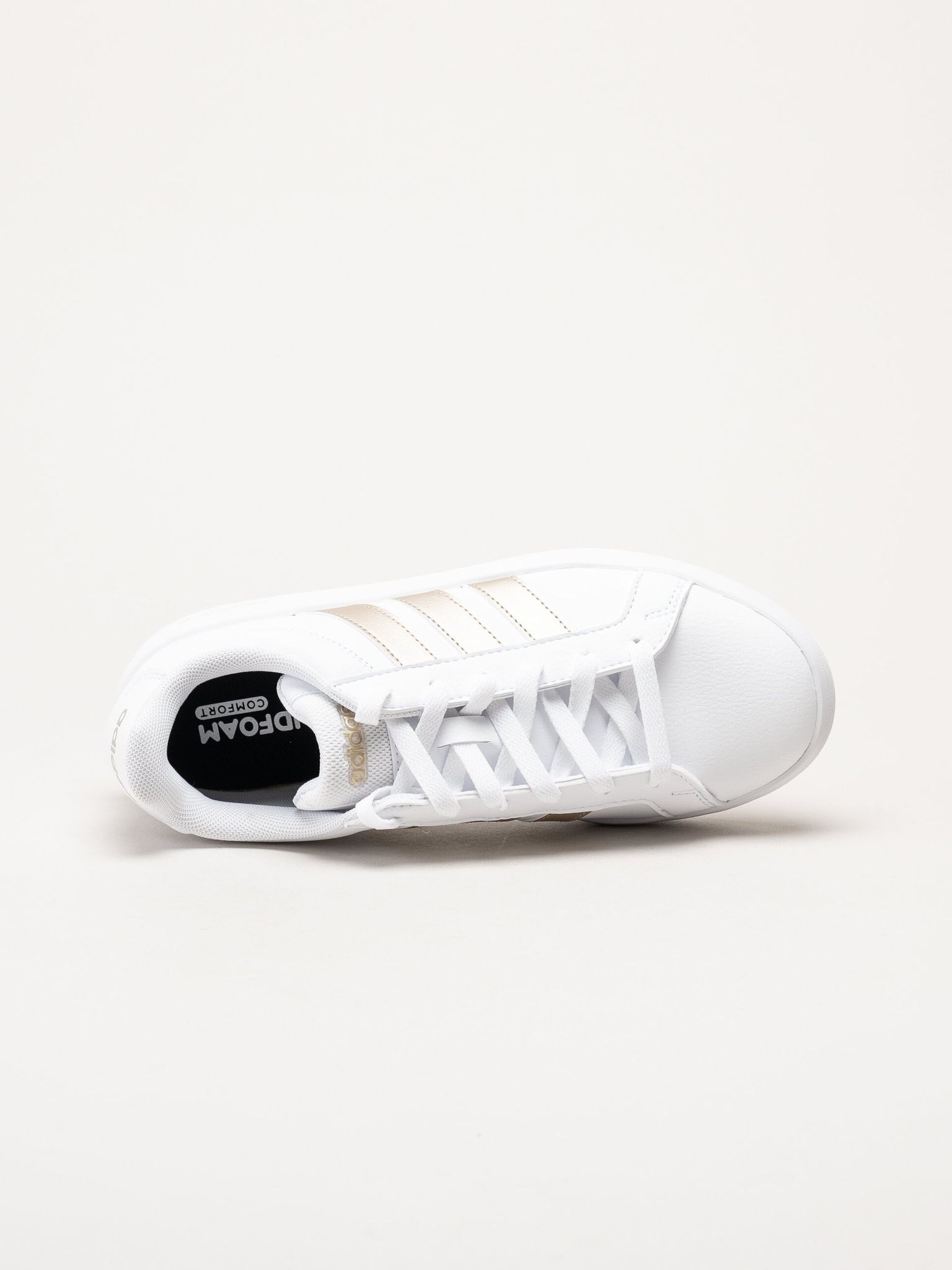 Adidas - Grand Court Base 3.0 - Vita sneakers i skinnimitation