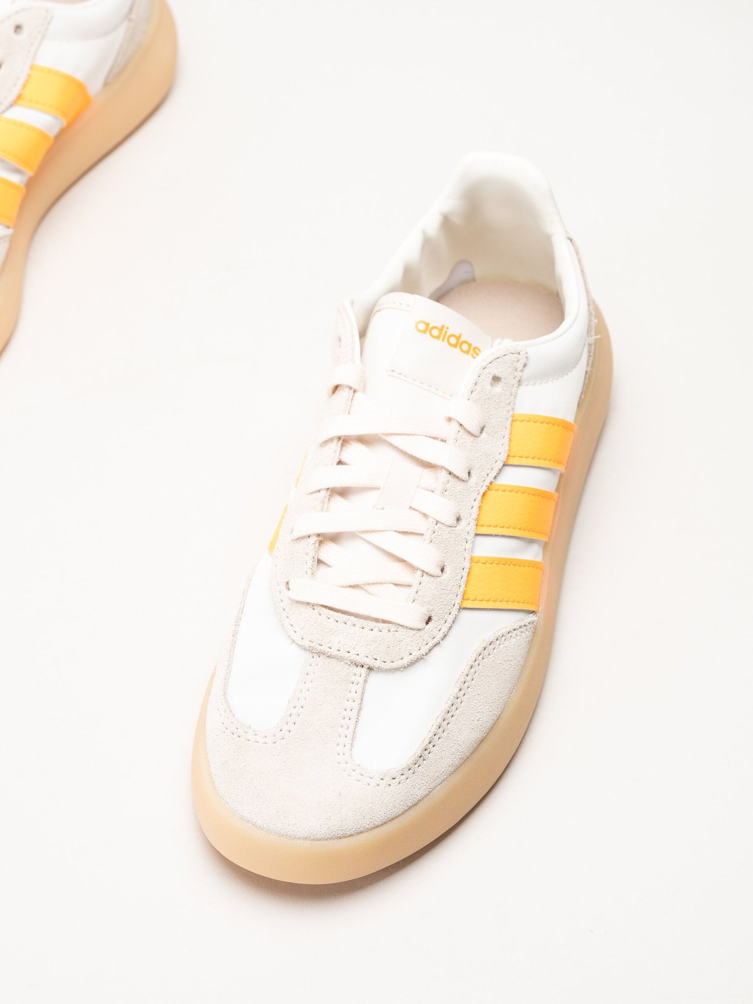 Adidas - Barreda Decode - Beige sneakers i nylon och mocka