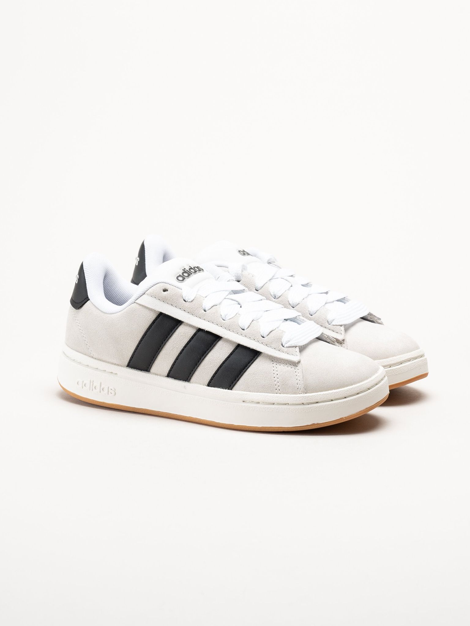 Adidas - Grand Court 00s - Grå sneakers i mocka