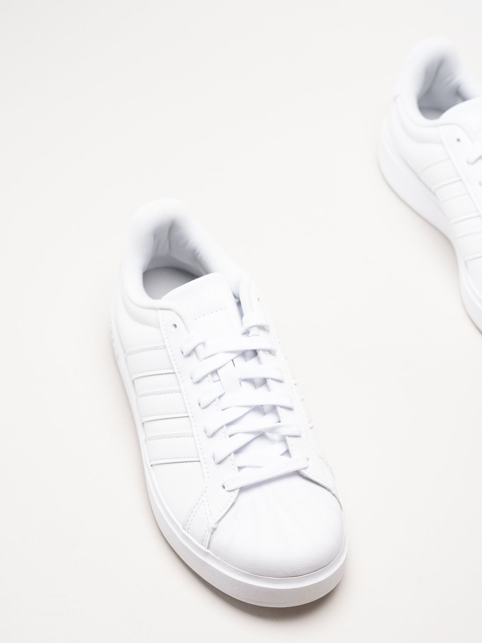 Adidas - Streettalk - Vita sneakers i skinnimitation
