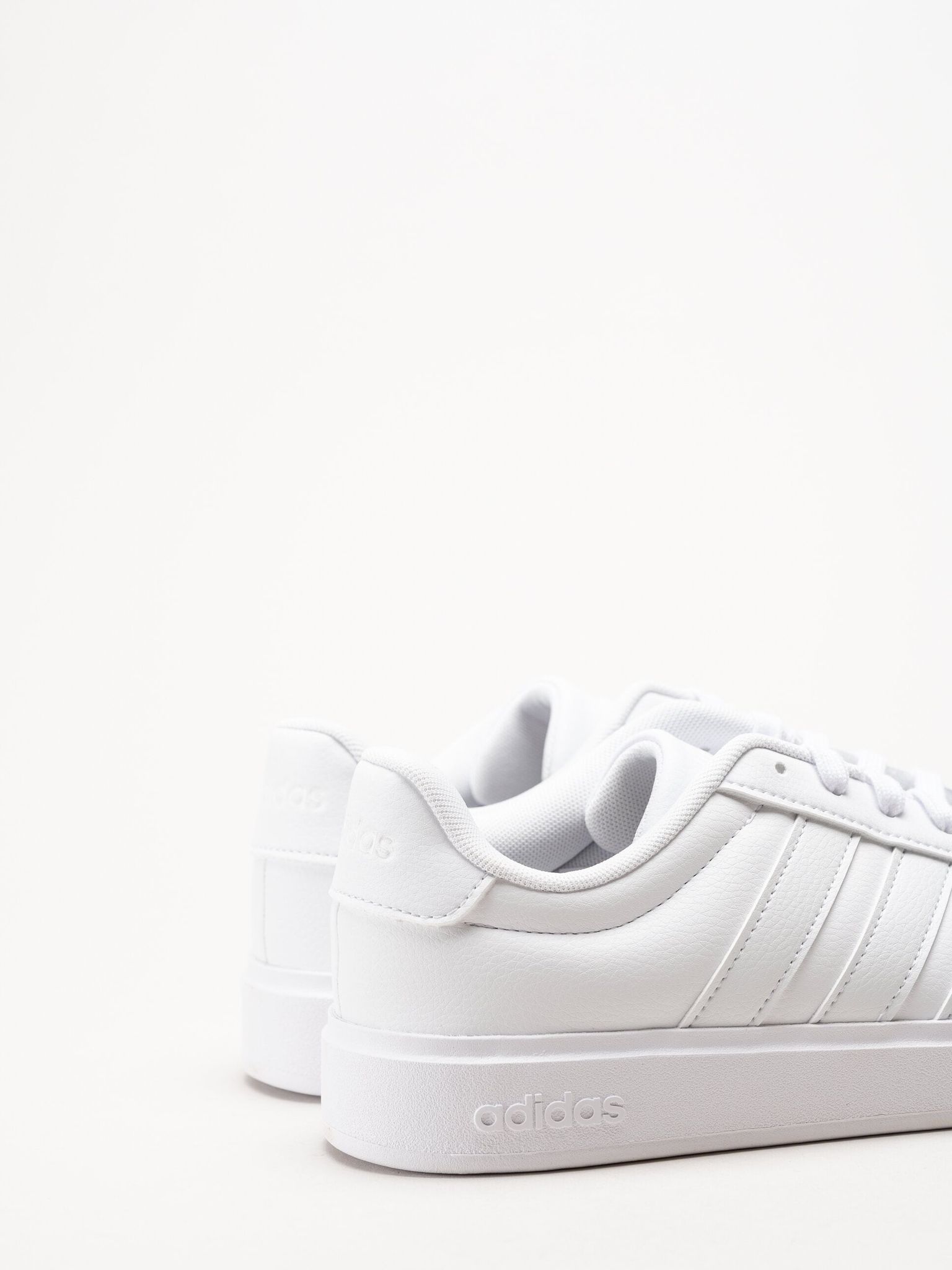 Adidas - Streettalk - Vita sneakers i skinnimitation