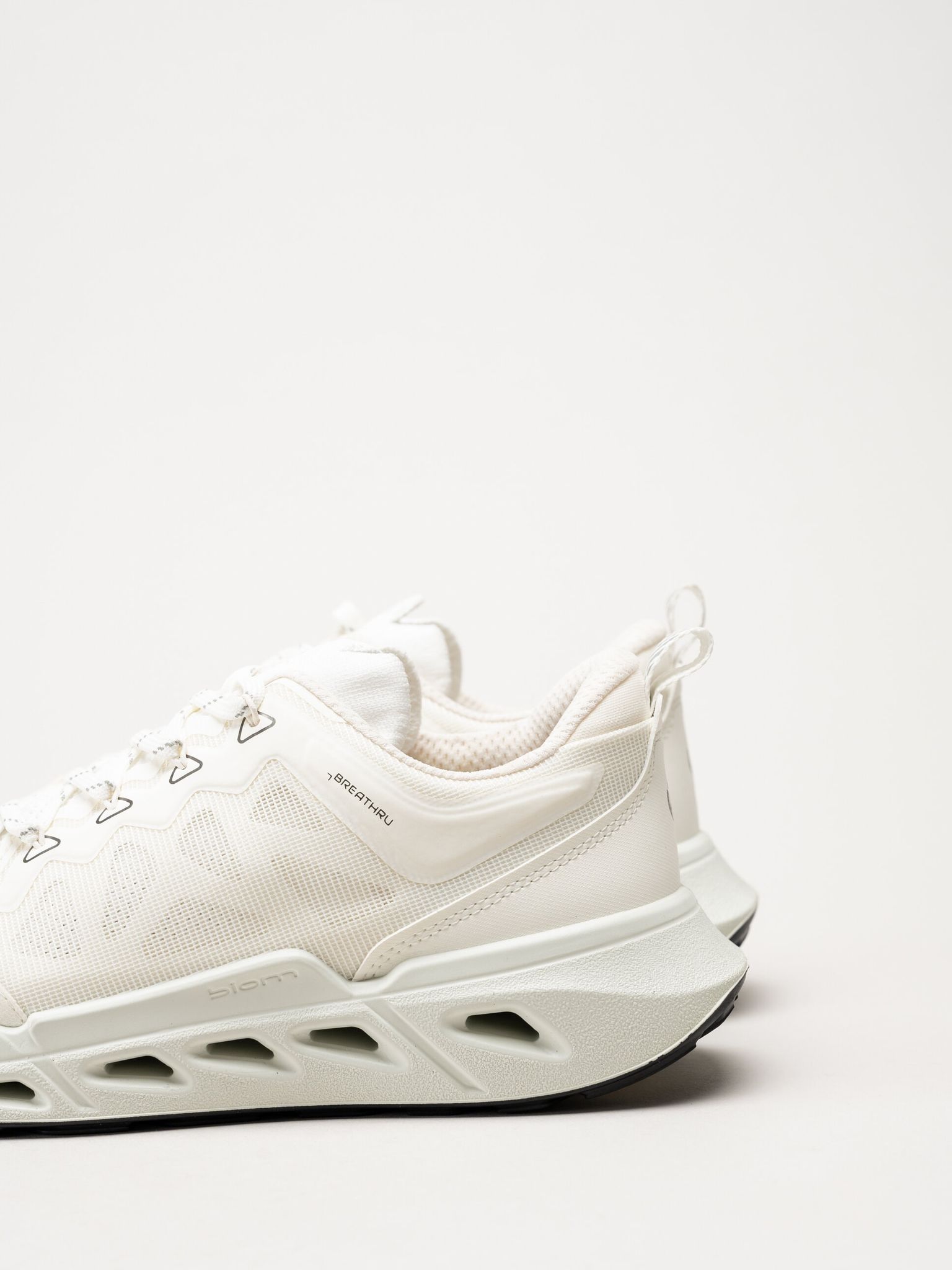 Ecco - Biom 720 Breathru - Vita sneakers i mesh
