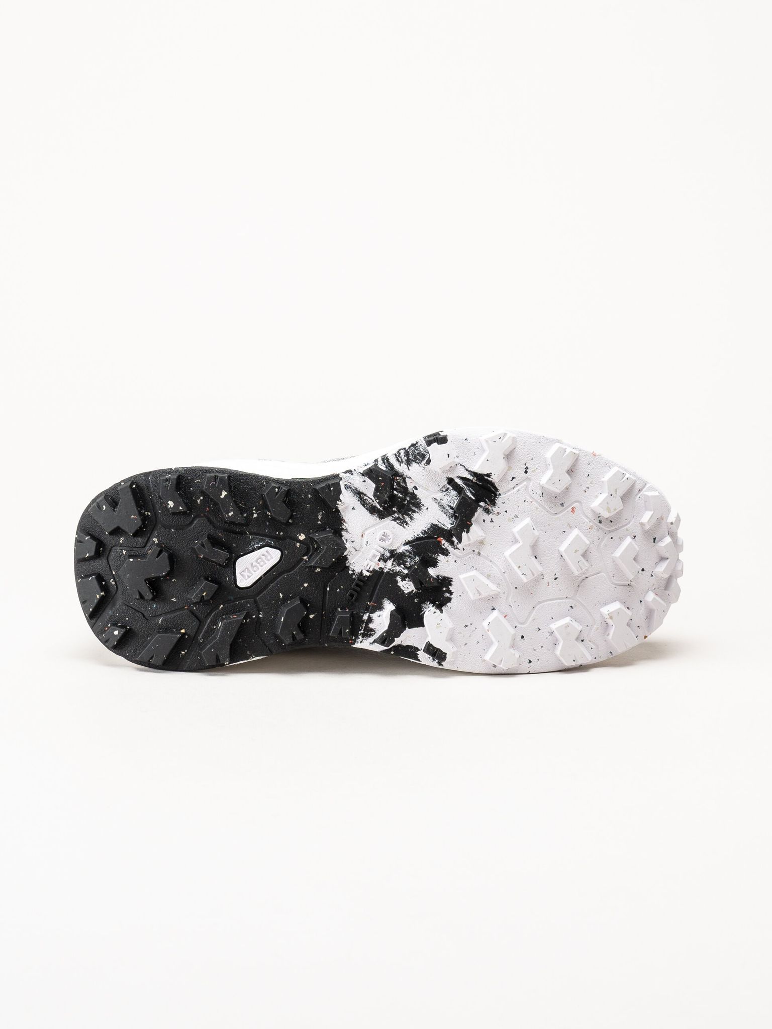 Icebug - Järv RB9X - Svartvita sneakers i textil